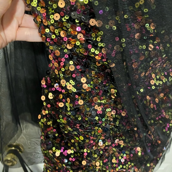 Dress - Picture 4 of 9